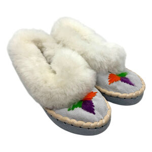 Vintage Shearling Lined Moccasin Slippers EU 38 (US 7.5) Suede Embroidered